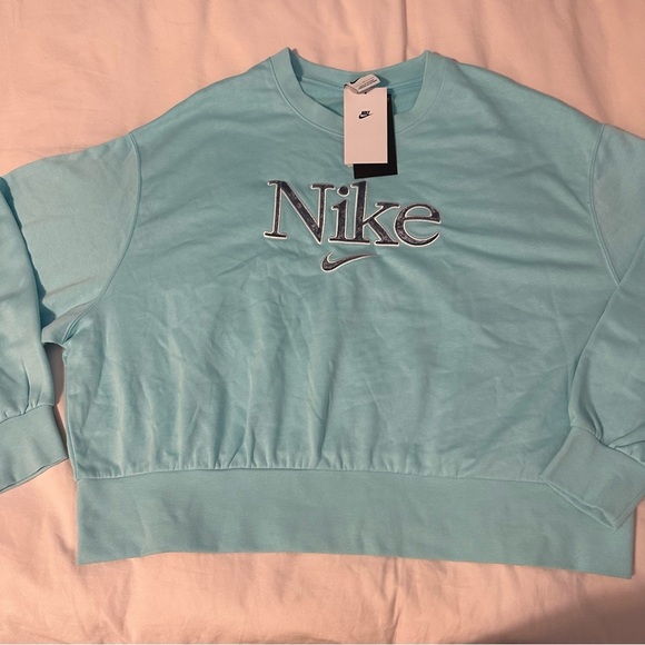 Nike Sky Blue Crewneck Sweatshirt - Picture 1 of 4